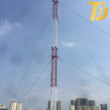 Trụ anten tứ giác dây co